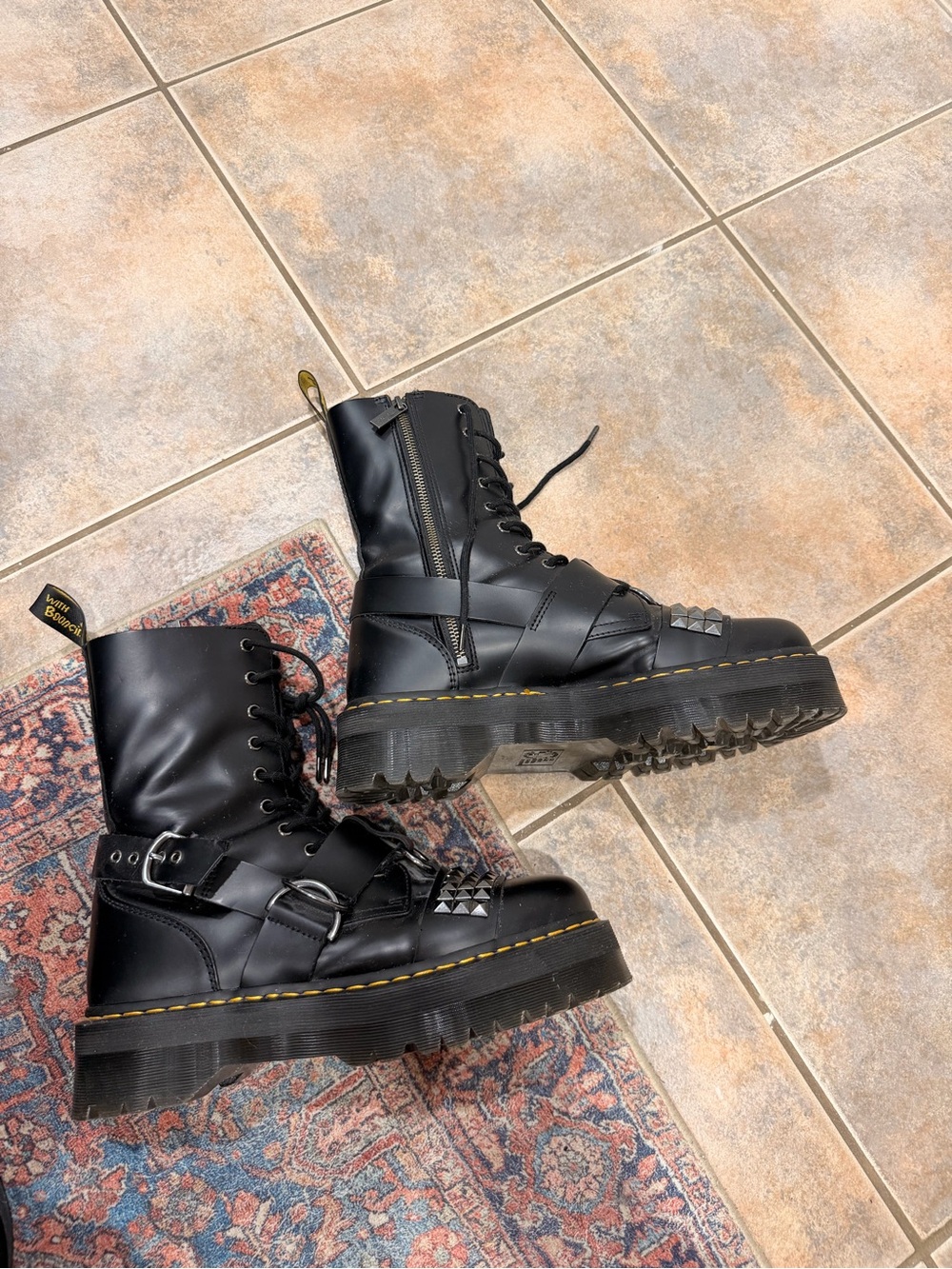 Dr. Martens Jadon Hi Studded Platform Boots  Size Men 11 (Discontinued Style) - Picture 3 of 5